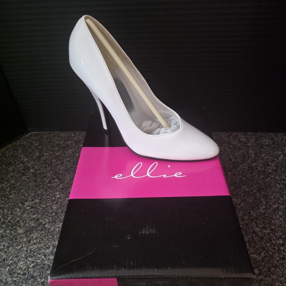 Ellie Style 260-W White Patent Stiletto Pumps Women's Size 7 NIB Costume Heels